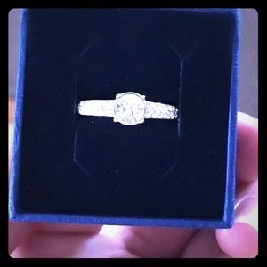 Swavorski Brand New Ring